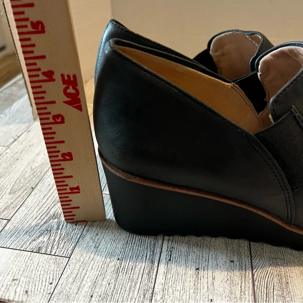Life Stride Zora Wedge Shooties  Black Women’s Size 8.5M Comfy Witchcore
